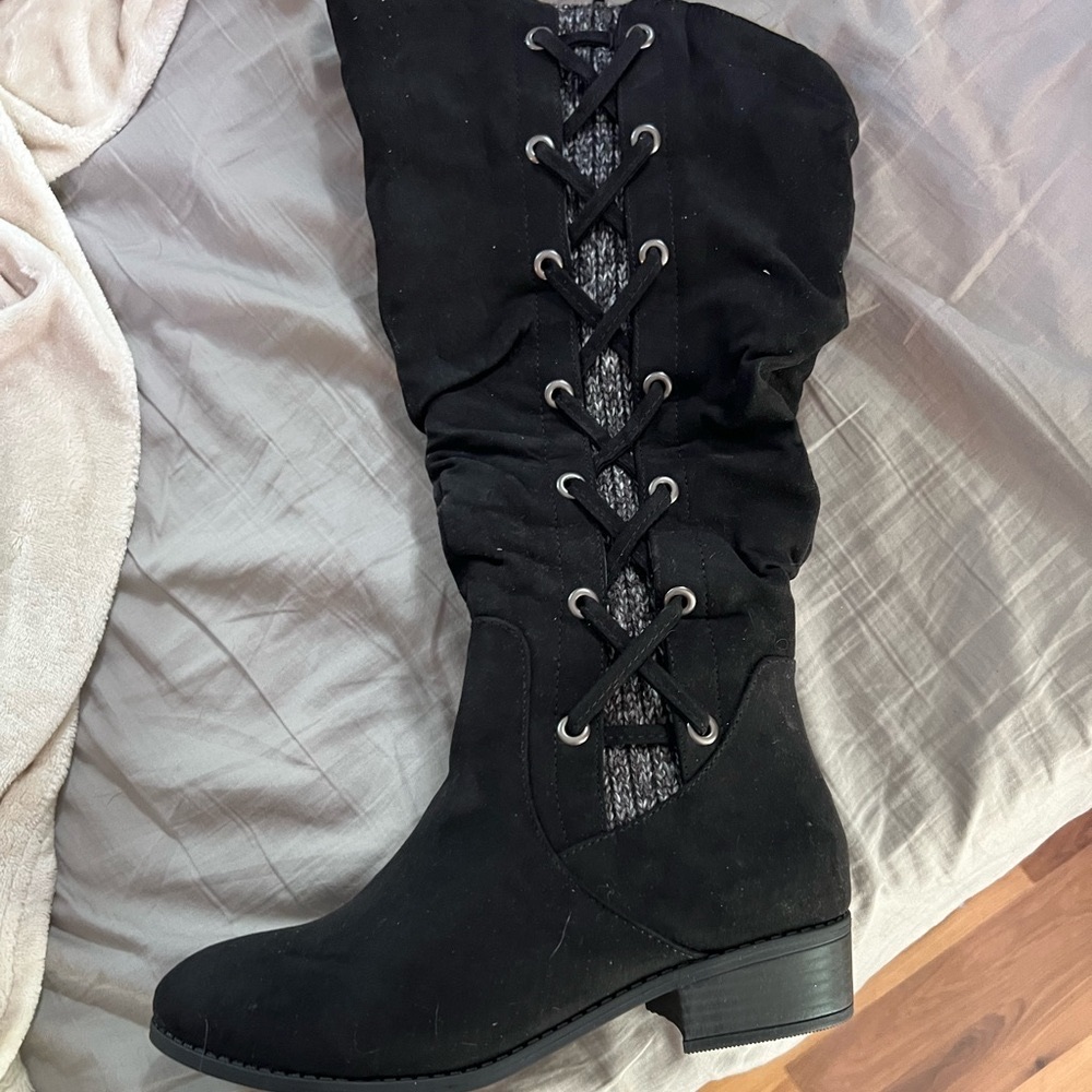 Brand NEW in box WIDE calf sz 8
